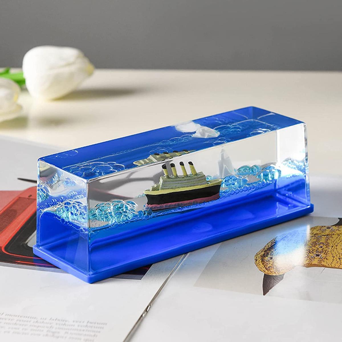 Titanic Pirate Ship Desk Decoration - Cruise Ship Fluid Drift Bottle Model Ornament for Tabletops